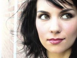 How to Remove Permanent Makeup